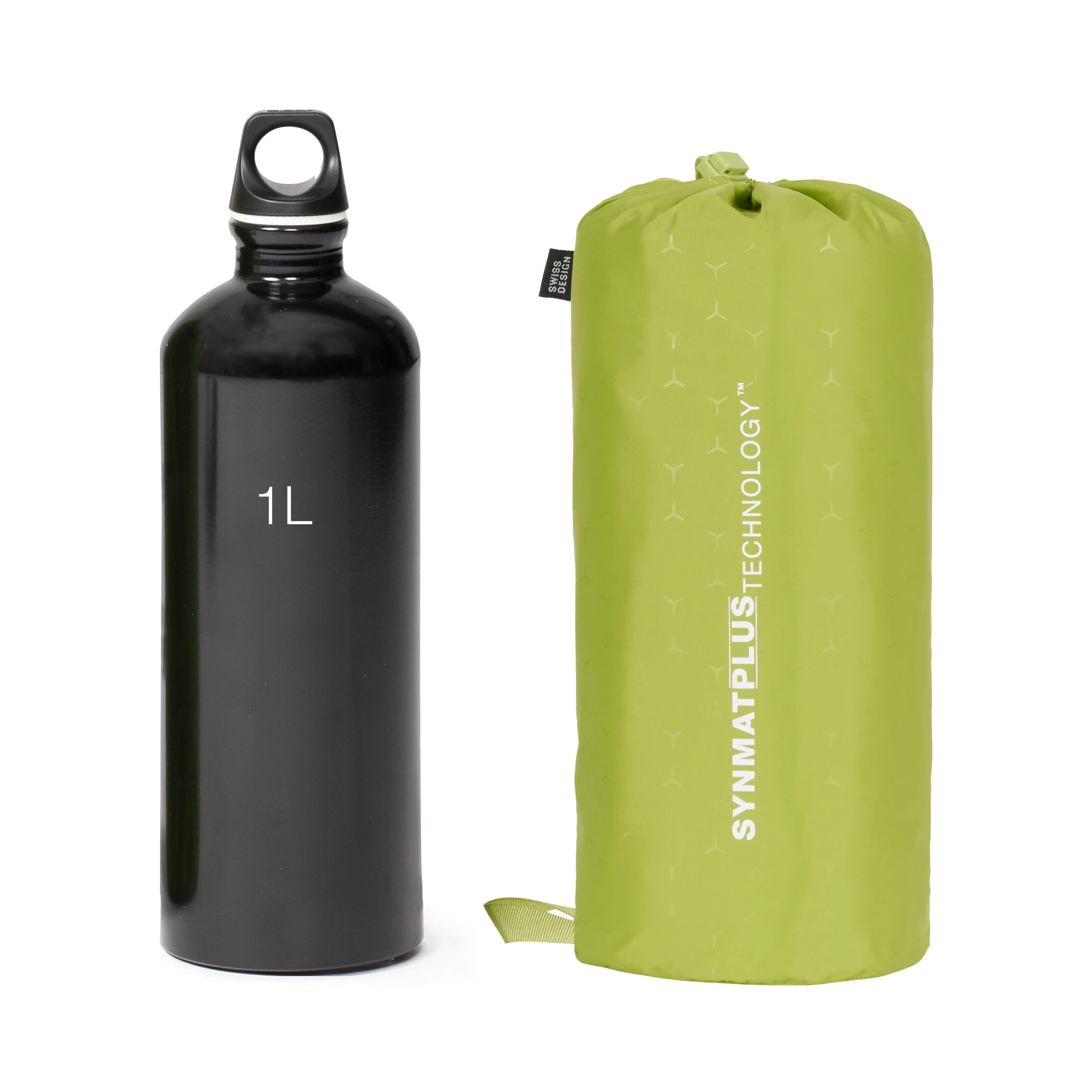 Black water bottle labeled '1L' next to a green compression bag with 'SYNMATPLUS TECHNOLOGY' text on a white background.