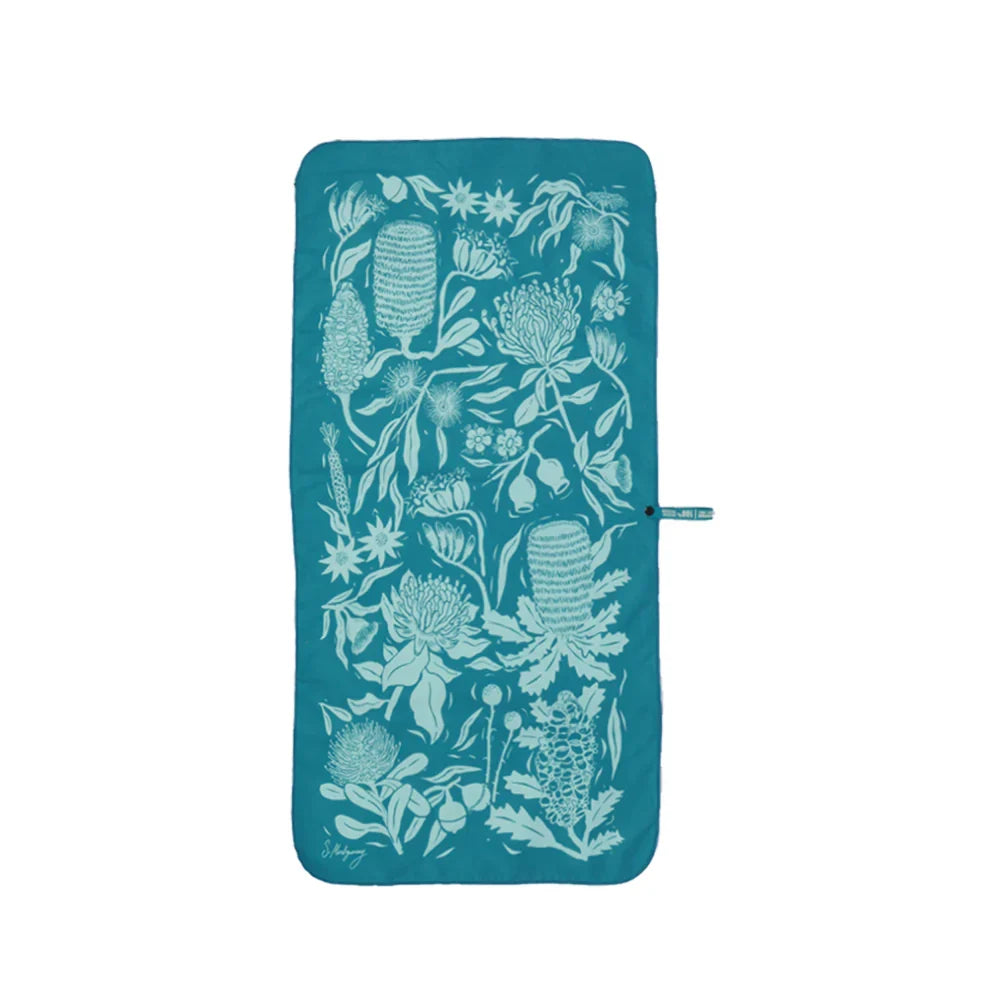 Mont Microfibre Travel Towel - Medium 8