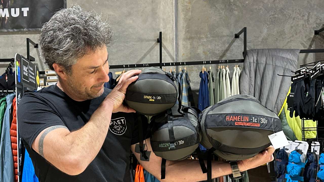 Video: What to Look for in a Sleeping Bag (Before You Buy)